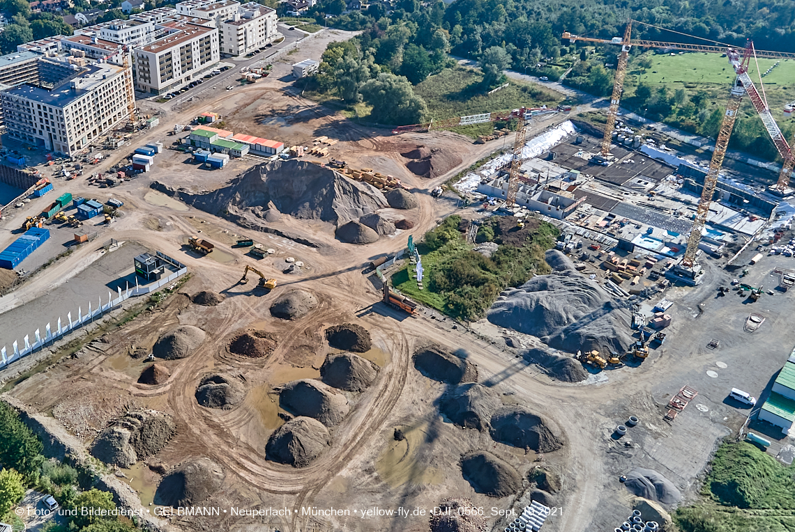 19.09.2021 - Aktuelle Luftbilder aus dem Alexisquartier und Pandion Verde in Neuperlach in München